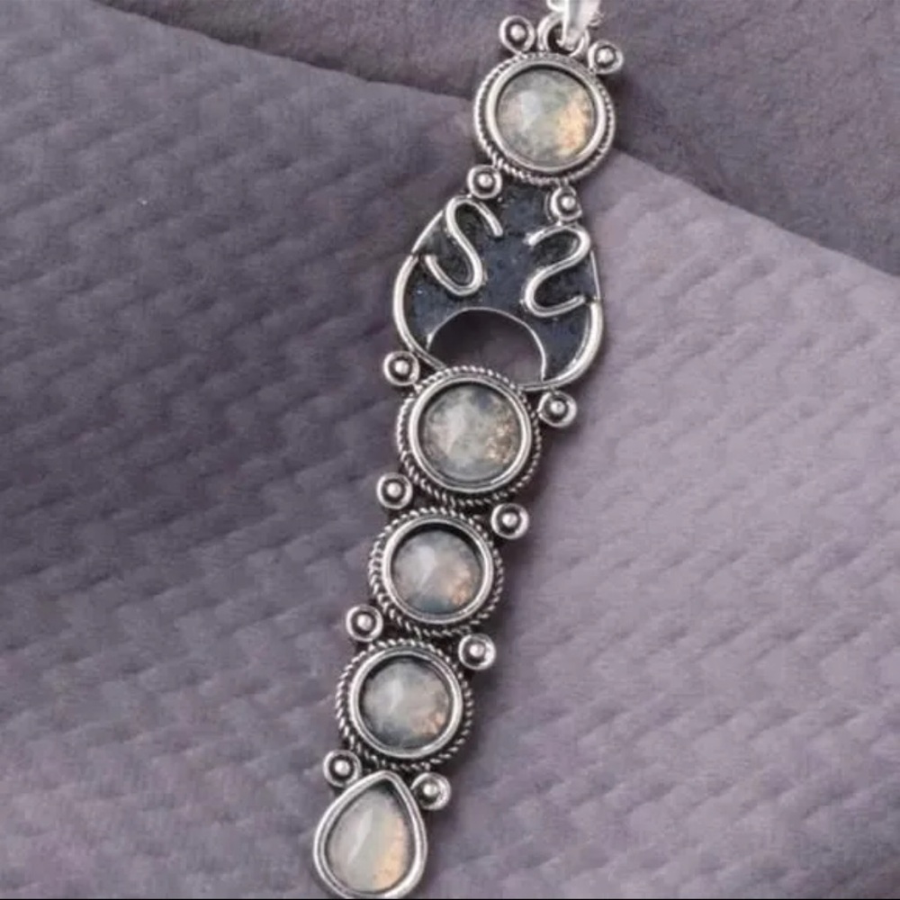 Vintage Women’s Tibetan Sterling Silver Handmade Moonstone 6 Tier Necklace - Picture 8 of 11